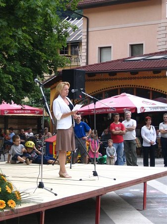 »Kulturna mavrica Jesenic« - prireditev na ufarjevem trgu, 25.5.2007