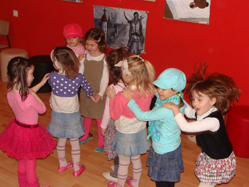 Zakljuni nastop zimskih plesnih delavnic za predolske otroke, 5. marec 2012