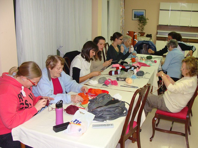 TRIKAJ Z NAMI, medgeneracijske delavnice uenja pletenja, november 2012